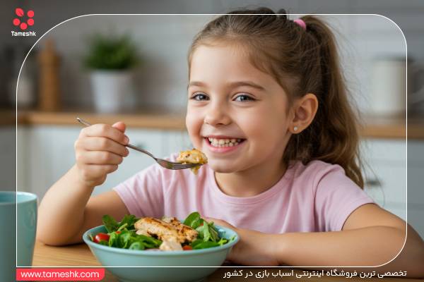 دختربچه در حال خوردن غذای سالم و مقوی.jpg